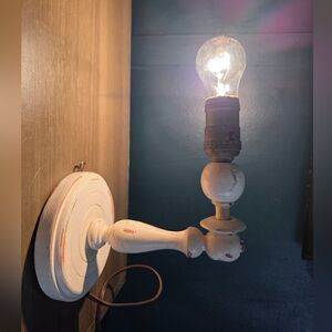 Vtg White Distressed Wood Wall Sconce Lamp Shabby Chic French Country Plug In